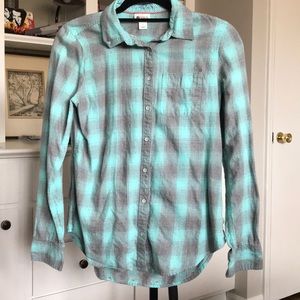 Light gray/ blue plaid button down coral detail S